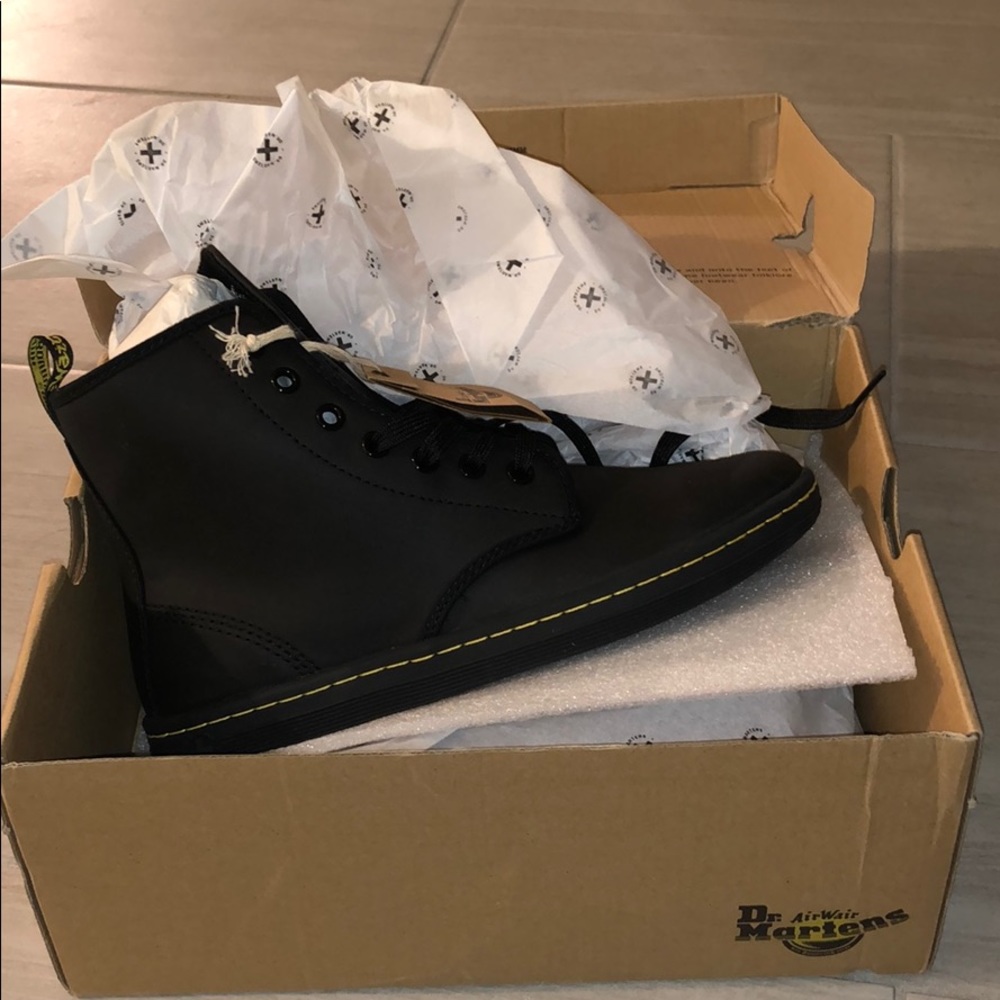 Brand New Dr. Maarten Shoreditch Boots - Blk